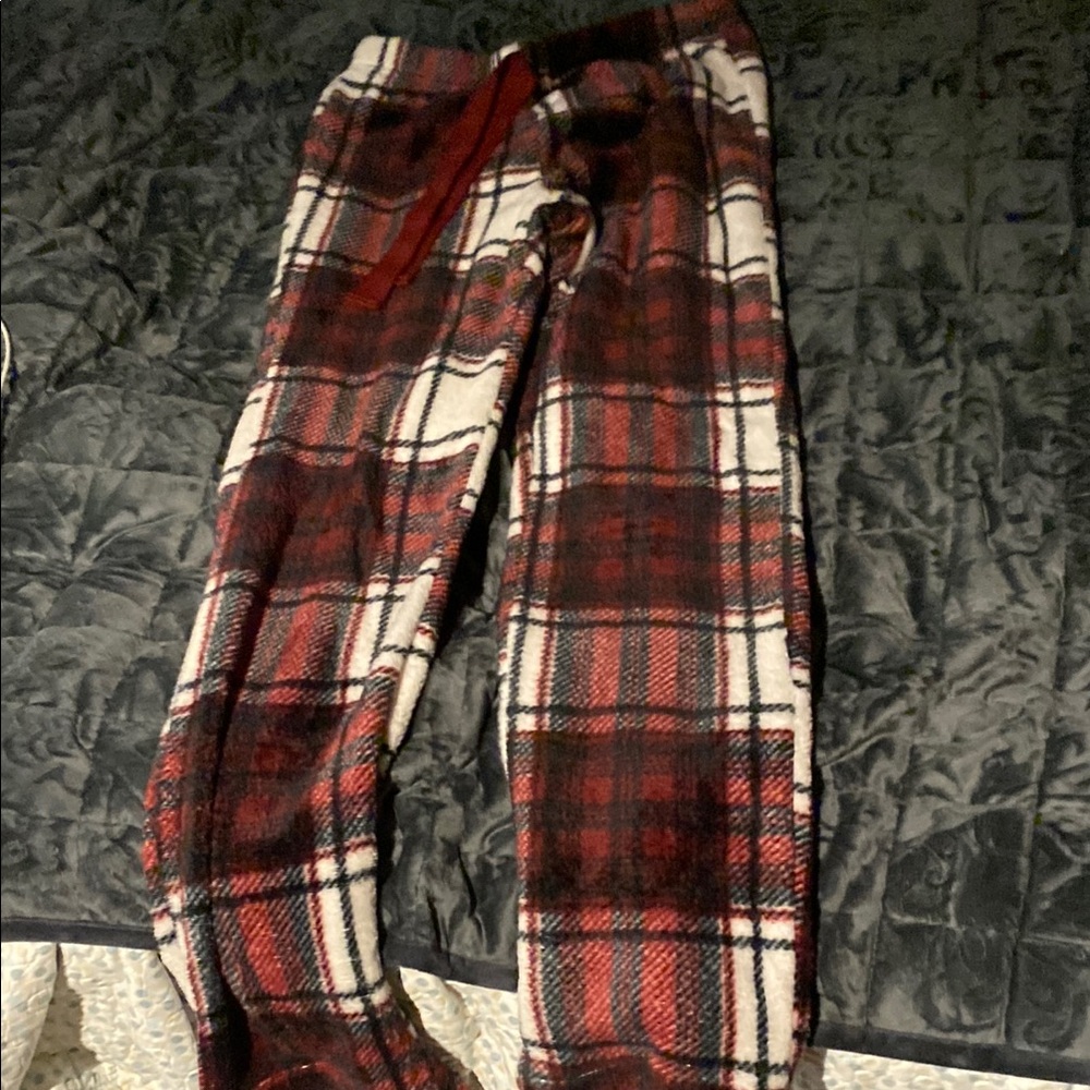 iris & ivy Red and Black Plaid Pajama Pants